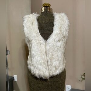 Y2K Me Jane Cream Faux Fur Vest Fox Mob Wife McBling Coquette Glam Size M